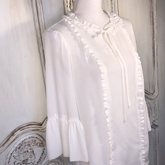 Karl Lagerfeld Popover V Neck Ruffle Mid Sleeve Cream Tie Front Blouse Size S - Picture 2 of 10